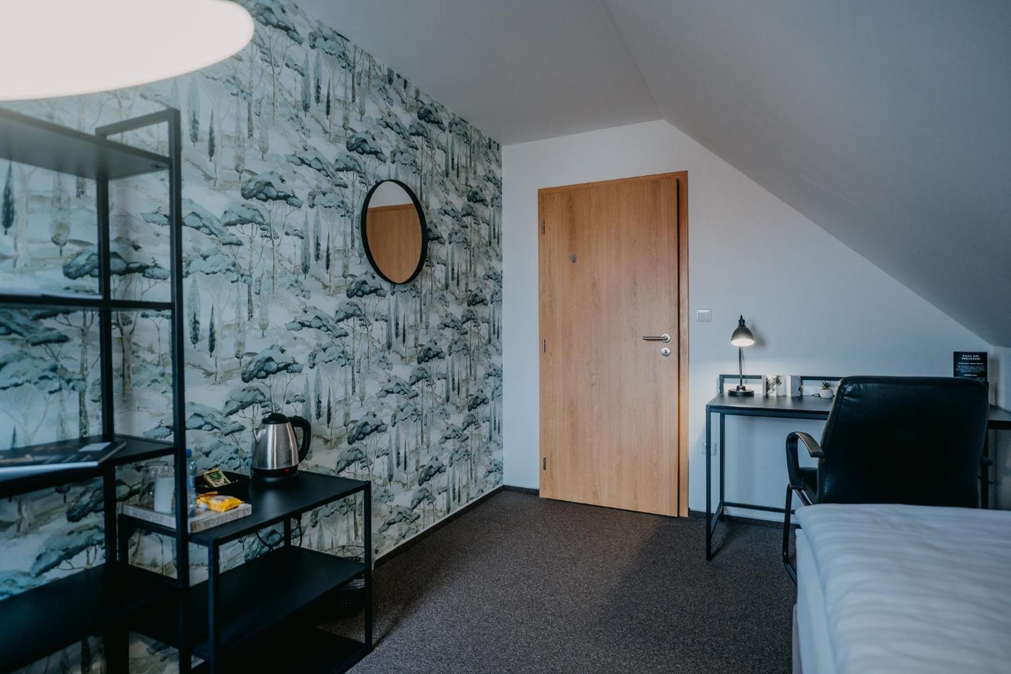 House Hotel Hradec Kralove Exterior photo